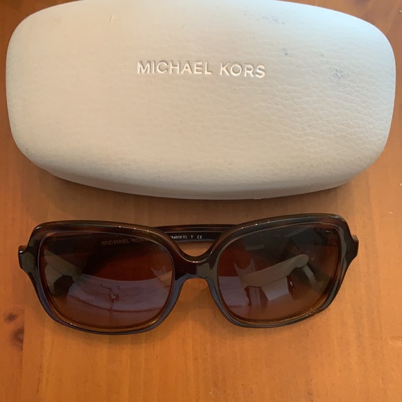 Michael Kors Sunglasses - Picture 5 of 12